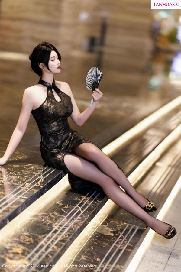   [XiuRen]高清写真图 2025.01.21 No.9793 南乔 黑丝美腿第5张图片